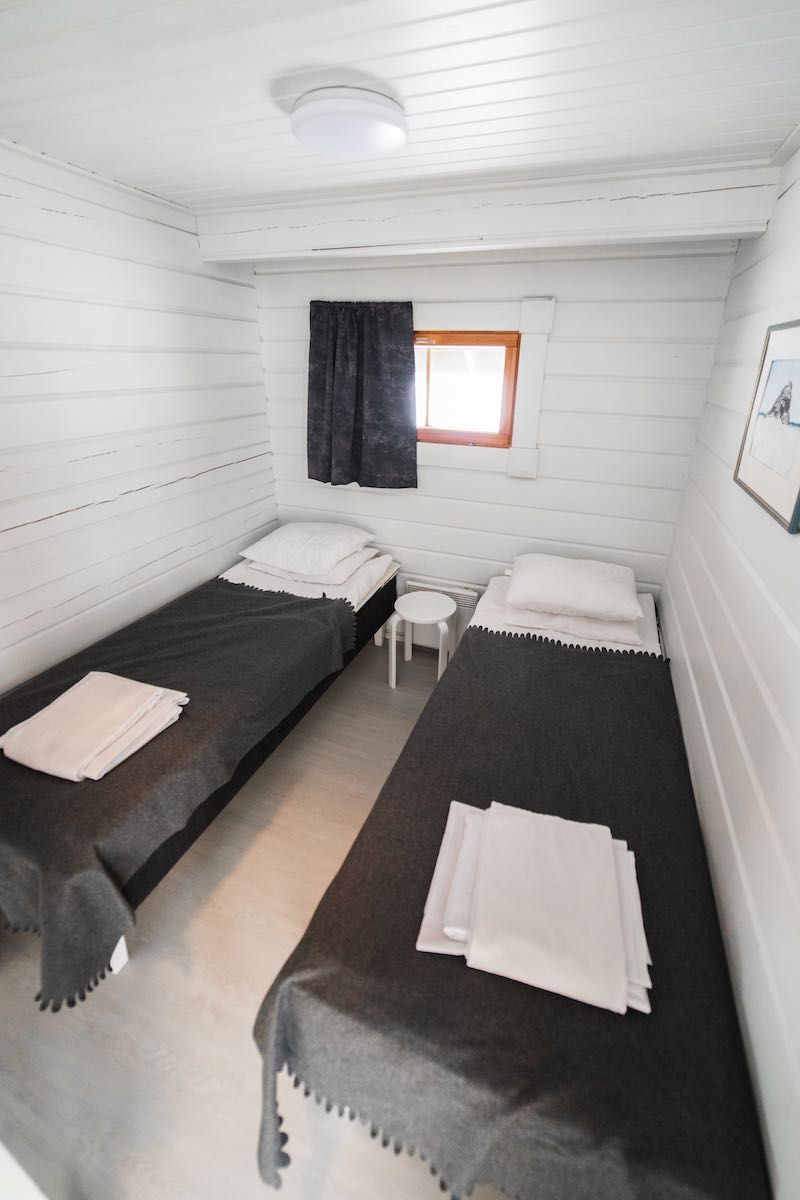 Rantamökki Lomakylä Inari makuuhuone